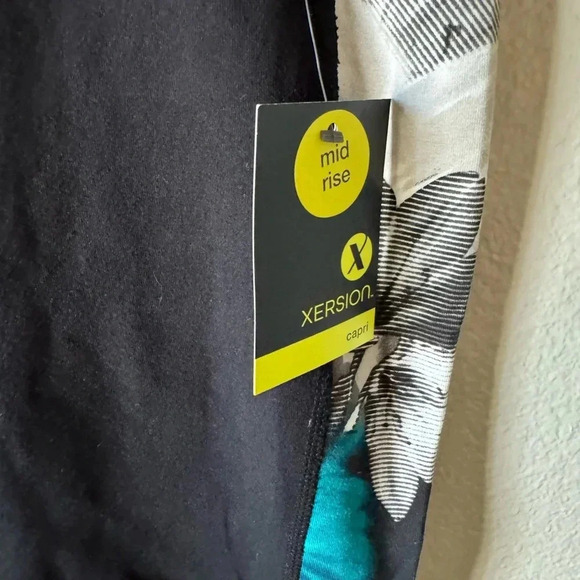 Xersion Capri Studio Leggings - Picture 4 of 8